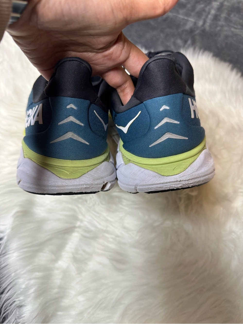 Men’s Hoka One One Arahi 6 Stability Running Sneakers Size 12 Wide Retails: $145 - Picture 4 of 9